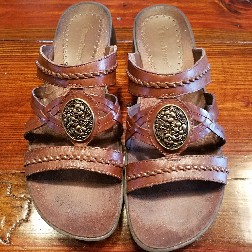 Bare Traps sandals